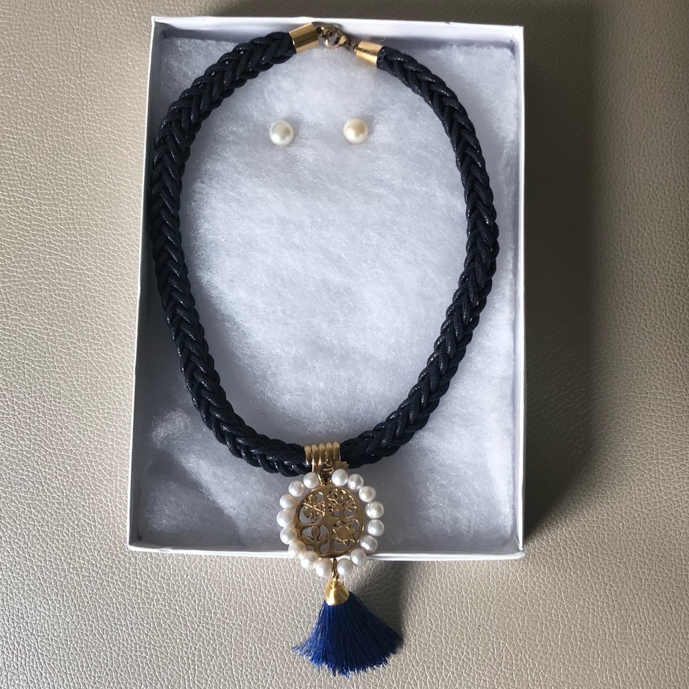 Woman’s accessories necklace